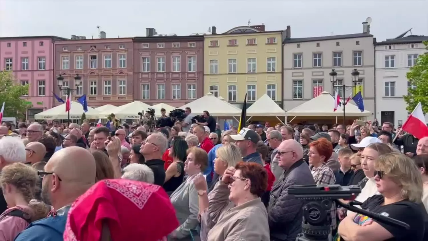 Czterysta osób na rynku, setki pytań i mnóstwo pozytywnej energii – zobacz, jak Kościerzyna powitała Rafała Trzaskowskiego!