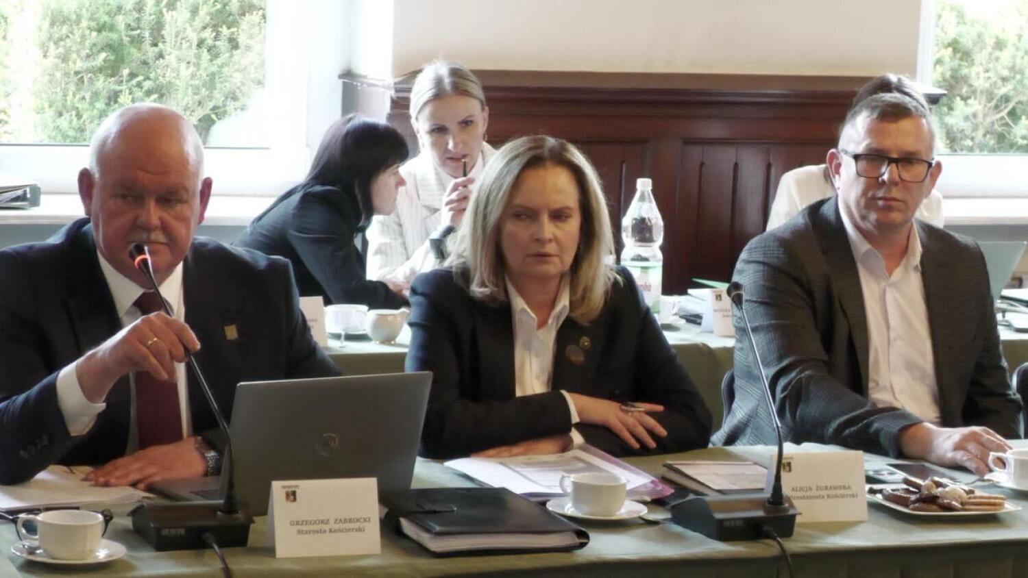 Powiat kościerski.Sesja z emocjami – absolutorium, zarzuty, komisja!