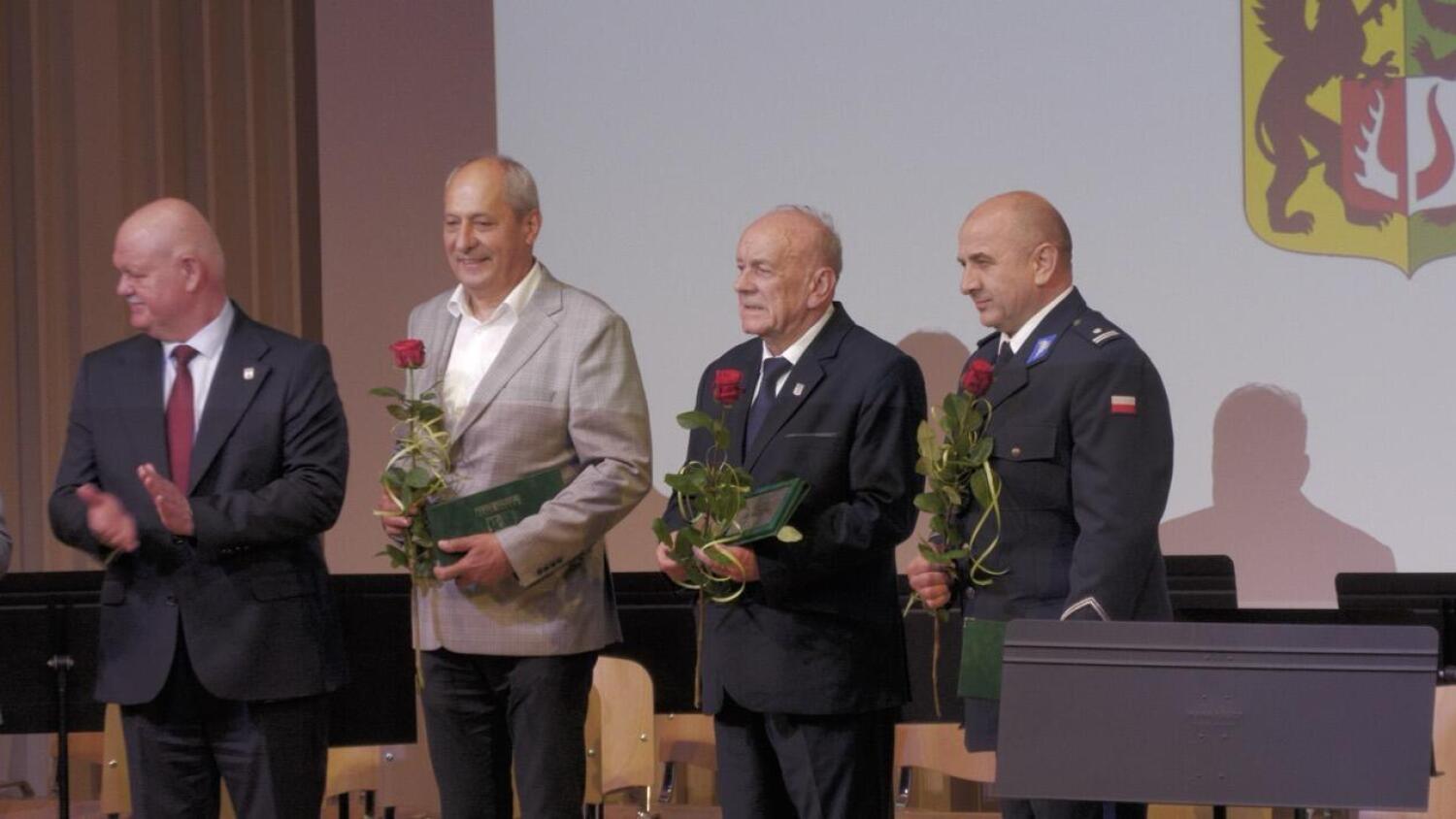 Poznaj laureatów odznaczeń Zasłużony Dla Powiatu Kościerskiego 2025