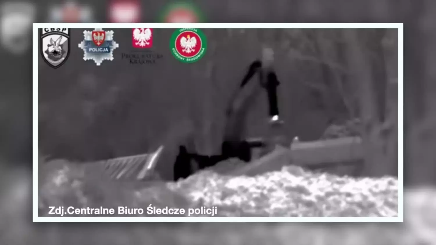 Tony nielegalnych odpadów w Dębogórach