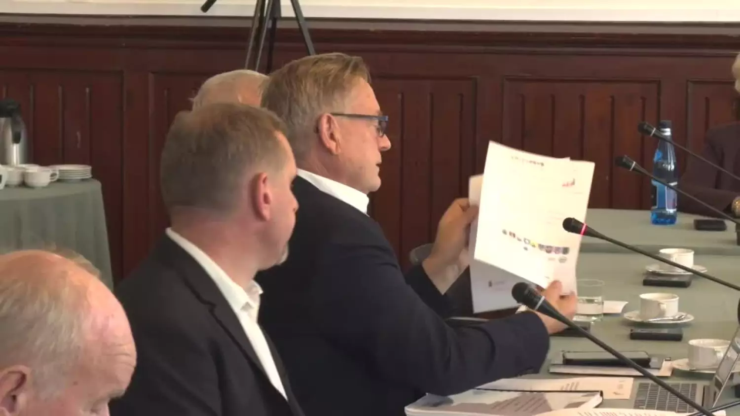 8 do 5. Tak skończyło się głosowanie na sesji nadzwyczajnej.